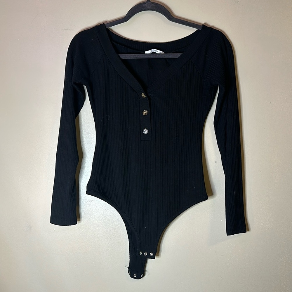 BLACK LONG-SLEEVE BODYSUIT - SMALL